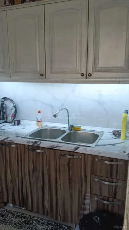 Satılır 6 otaqlı həyət evi 220 m²