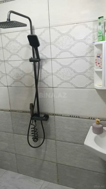 Satılır 6 otaqlı həyət evi 220 m²