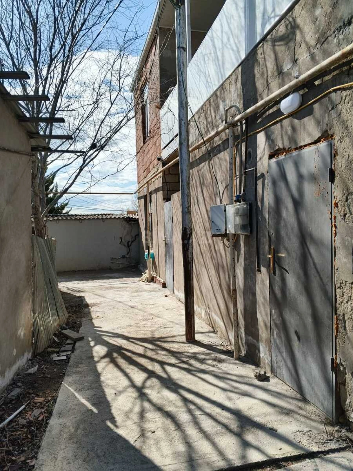 Satılır 6 otaqlı həyət evi 220 m²