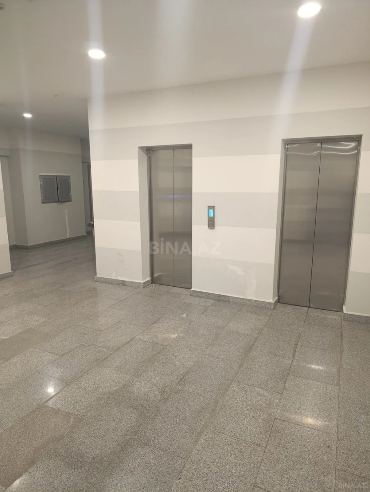 Kirayə verilir 2 otaqlı mənzil 70 m²