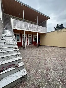 Satılır 4 otaqlı həyət evi 200 m²