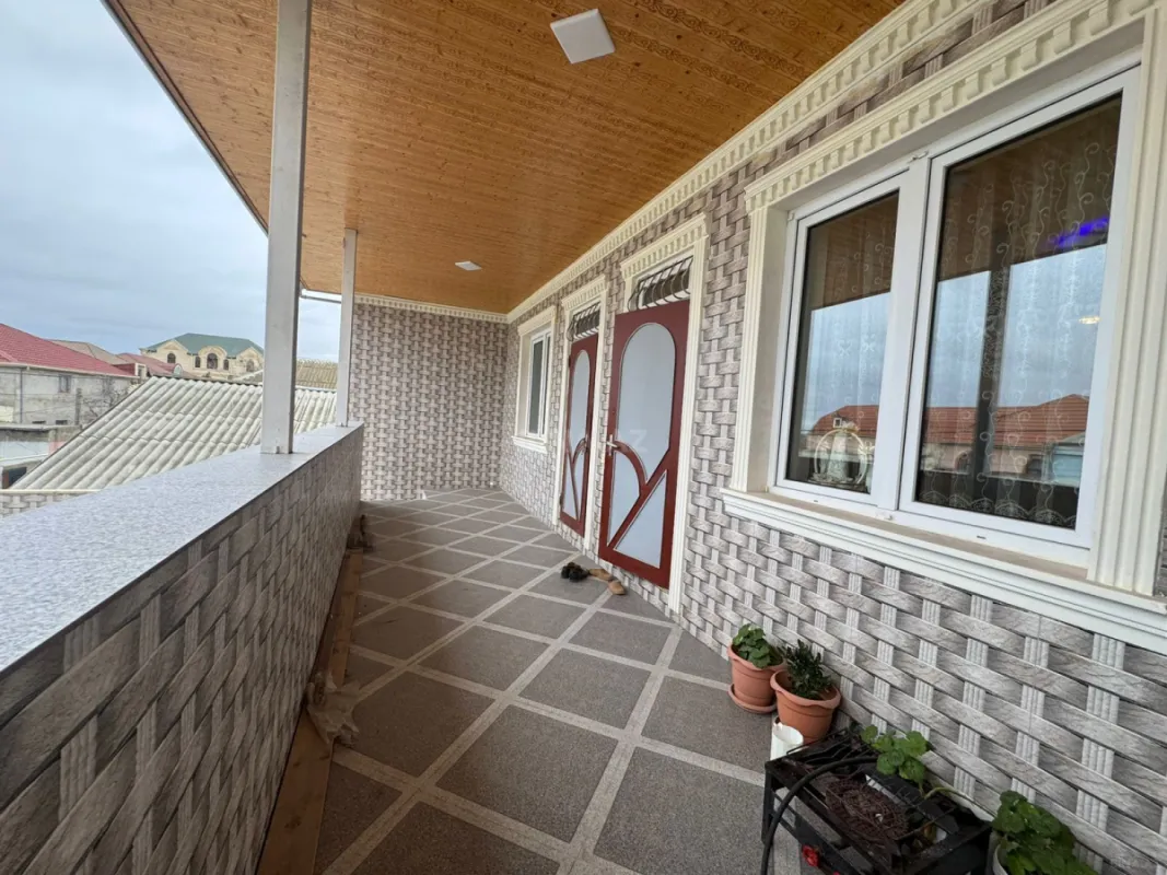 Satılır 4 otaqlı həyət evi 200 m²