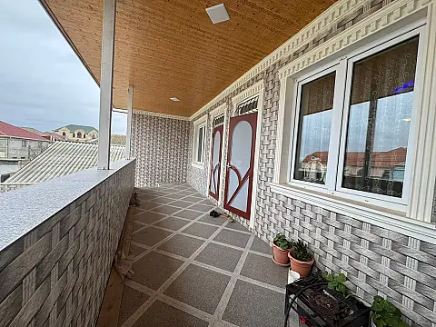 Satılır 4 otaqlı həyət evi 200 m²