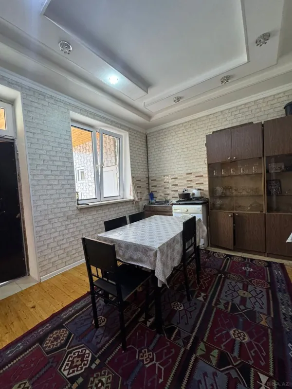 Satılır 4 otaqlı həyət evi 200 m²