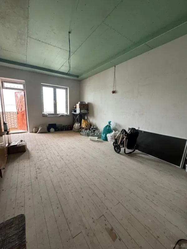 Satılır 4 otaqlı həyət evi 200 m²