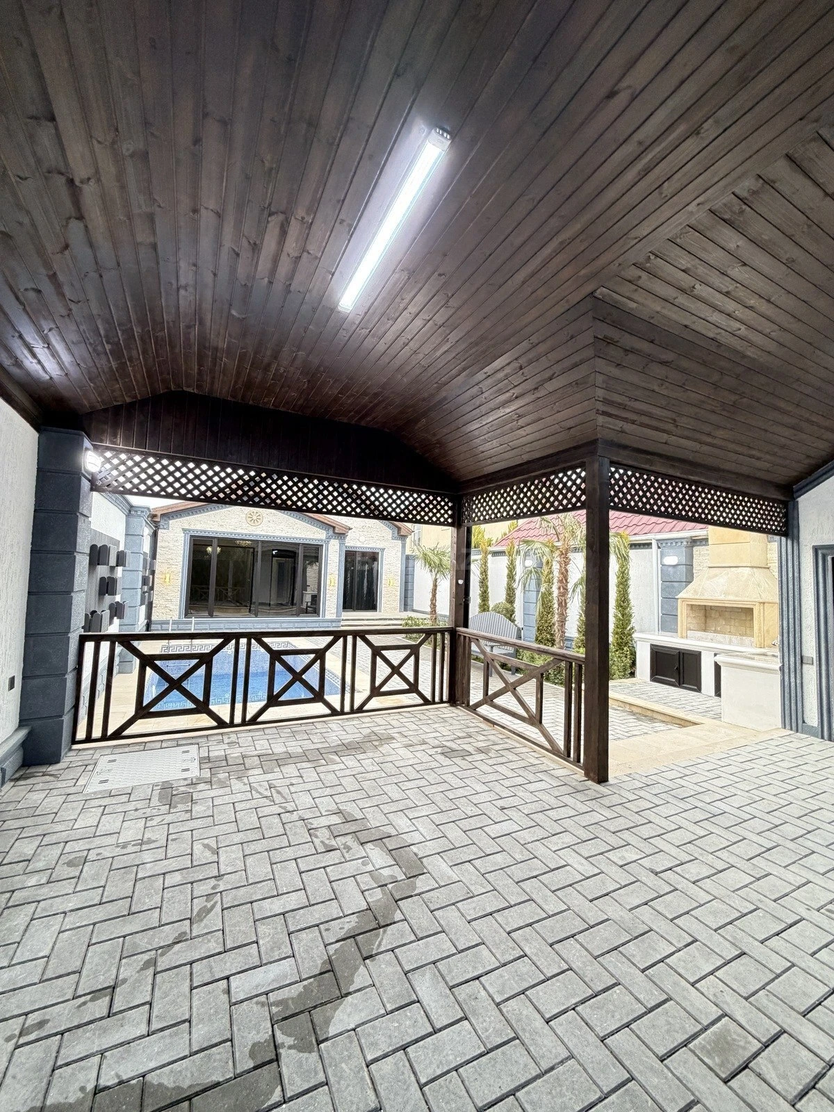 Satılır 4 otaqlı həyət evi 150 m²