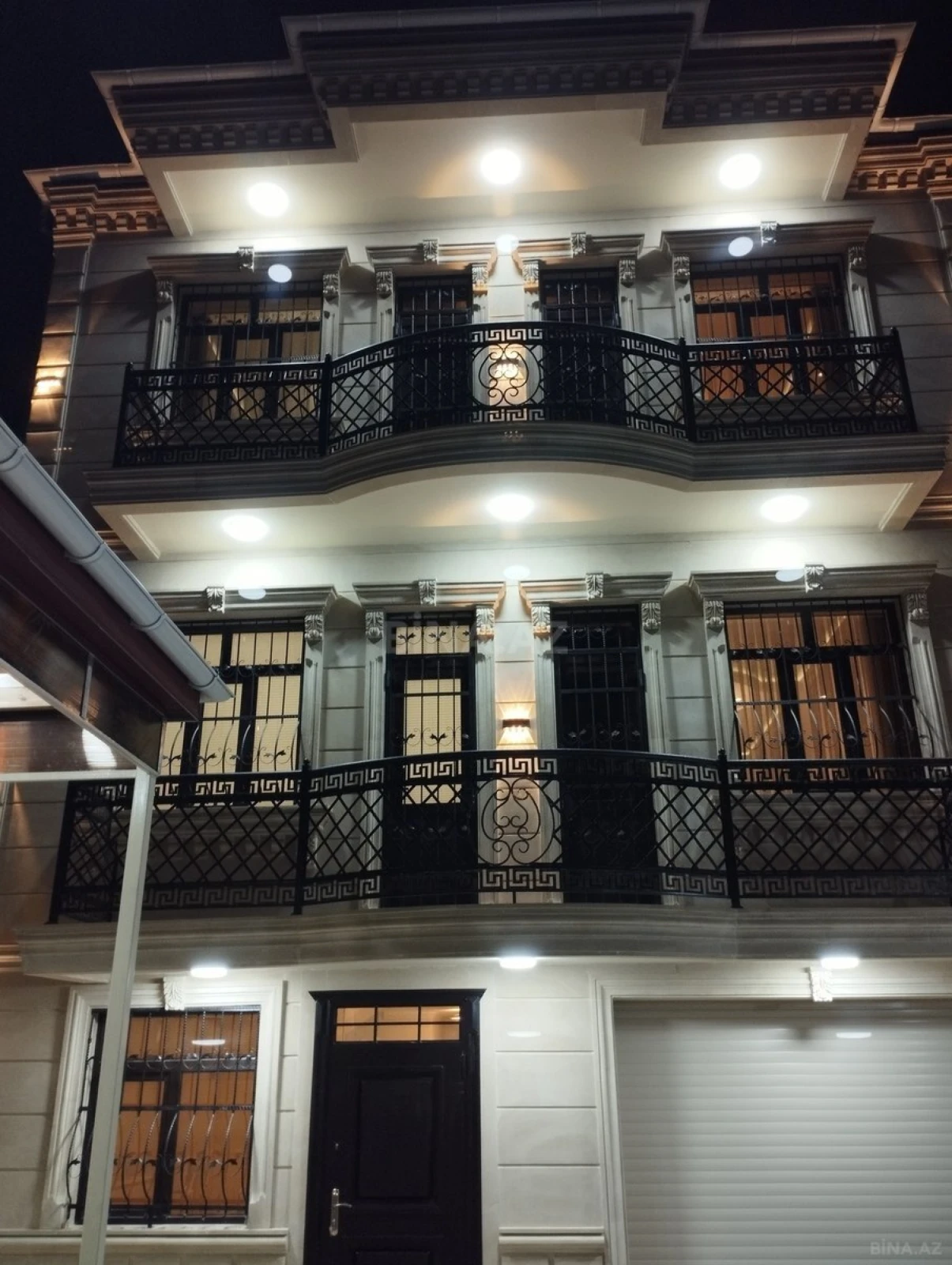 Satılır 6 otaqlı həyət evi 330 m²