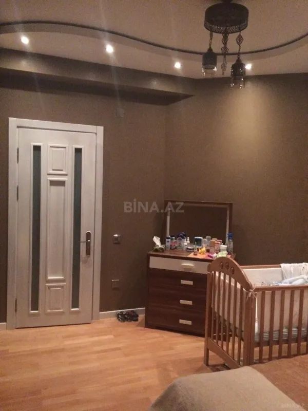 Satılır 3 otaqlı mənzil 123 m²