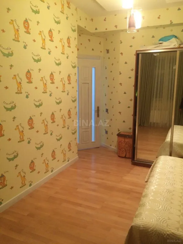 Satılır 3 otaqlı mənzil 123 m²