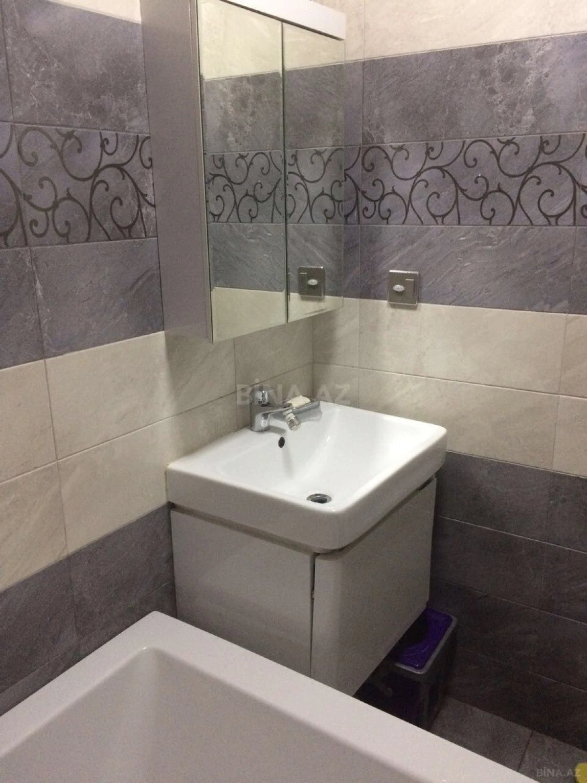 Satılır 3 otaqlı mənzil 123 m²