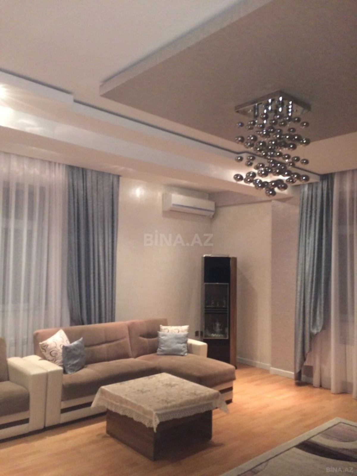 Satılır 3 otaqlı mənzil 123 m²