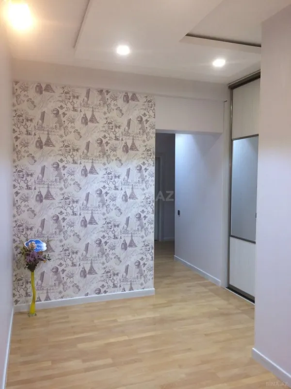 Satılır 3 otaqlı mənzil 123 m²