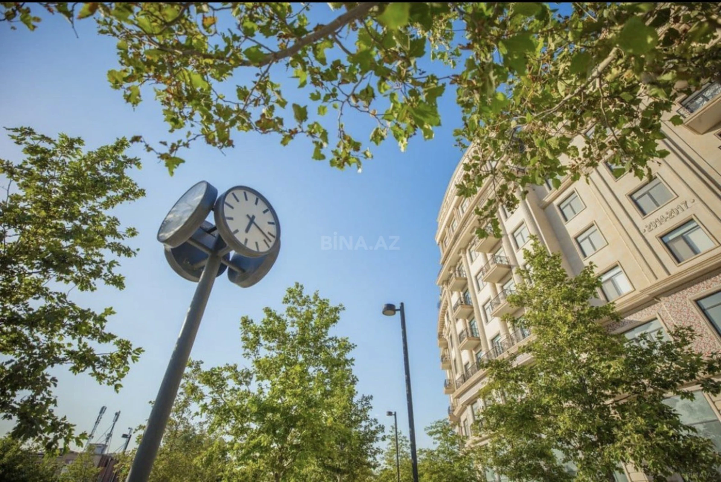 Satılır 3 otaqlı mənzil 123 m²