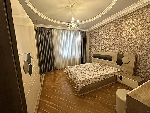 Kirayə verilir 2 otaqlı mənzil 85 m²