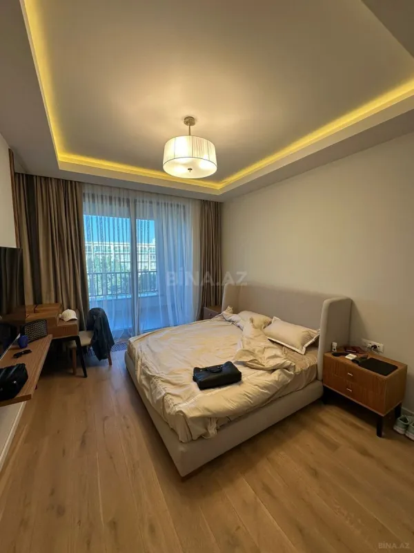 Satılır 3 otaqlı mənzil 153 m²