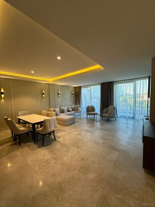 Satılır 3 otaqlı mənzil 153 m²