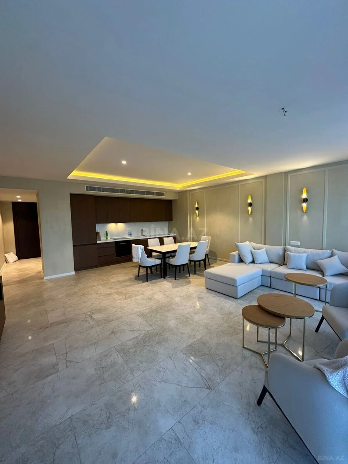 Satılır 3 otaqlı mənzil 153 m²