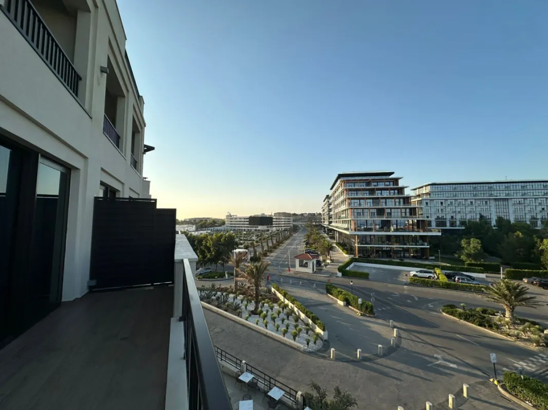 Satılır 3 otaqlı mənzil 153 m²