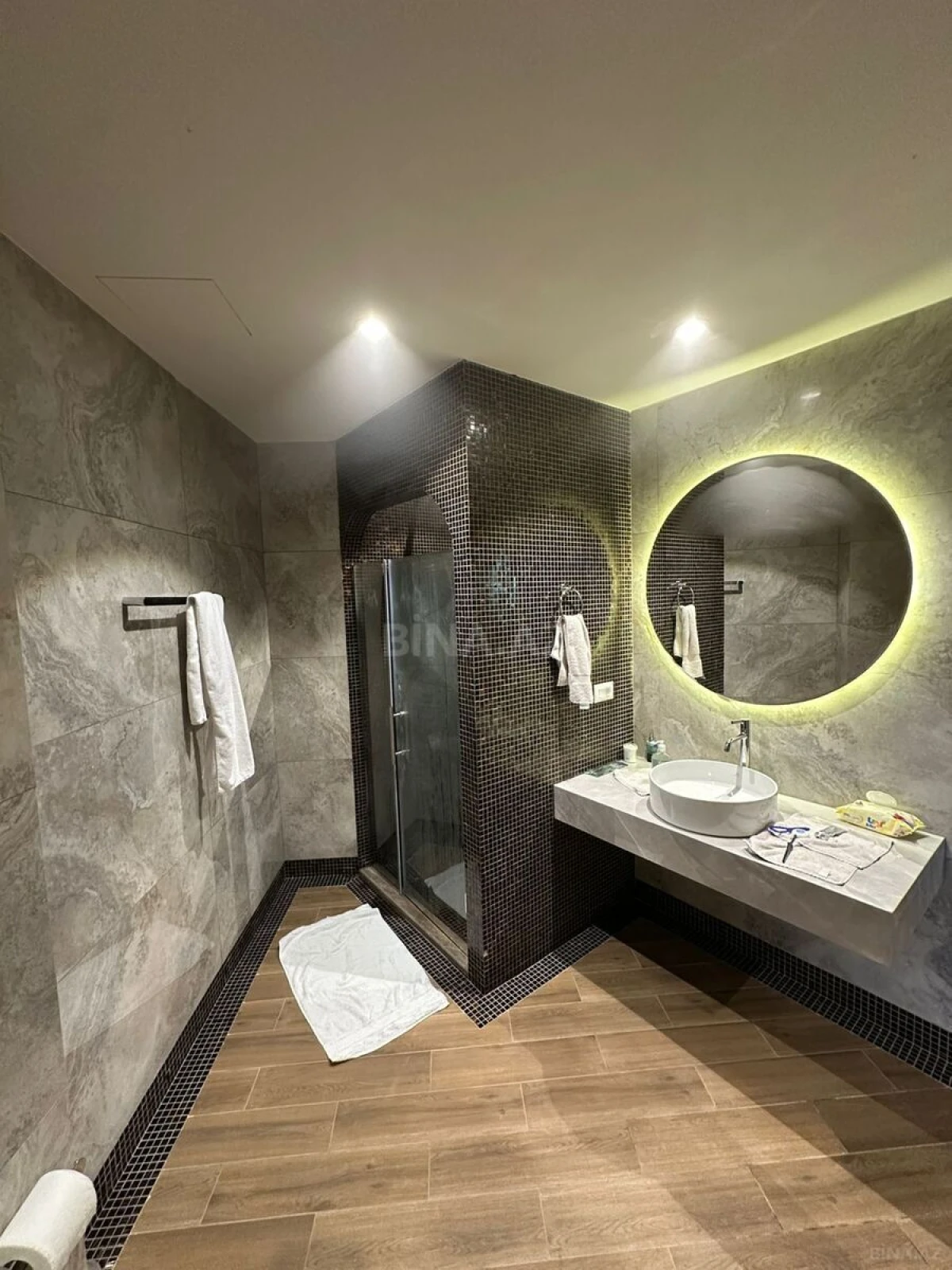 Satılır 3 otaqlı mənzil 153 m²