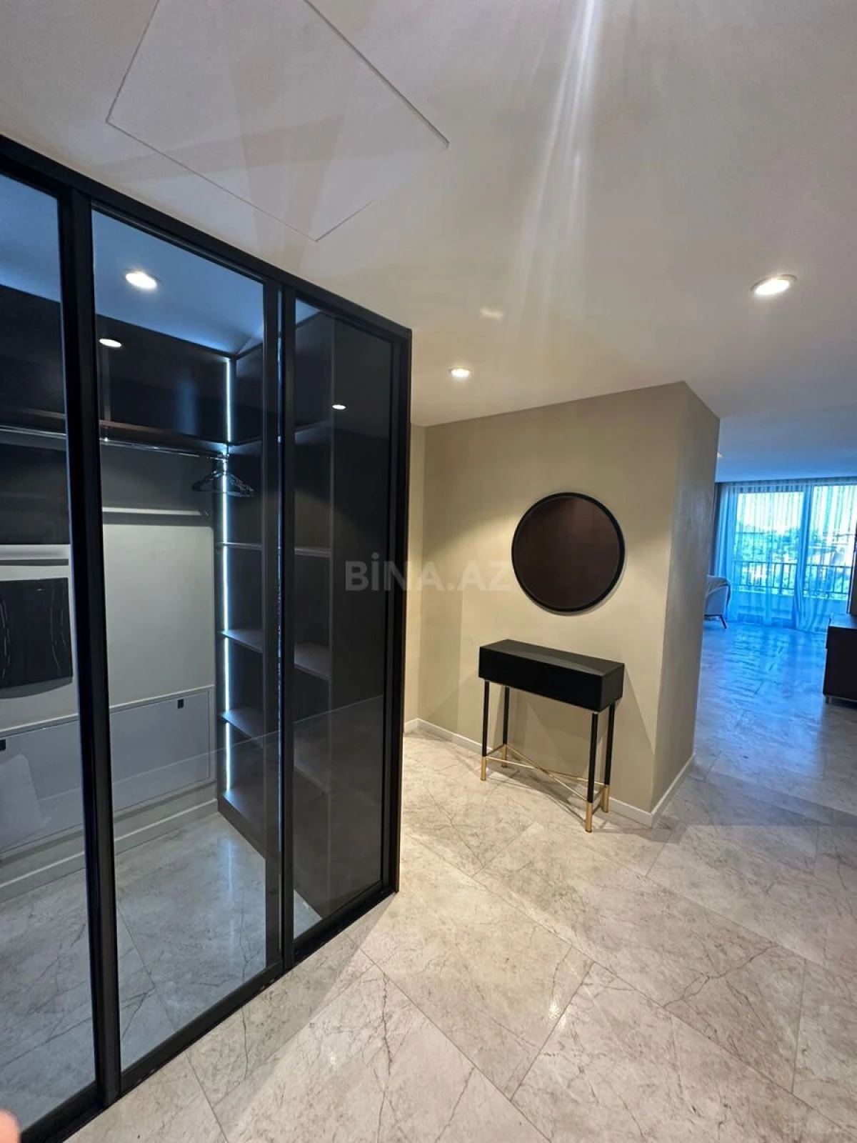 Satılır 3 otaqlı mənzil 153 m²