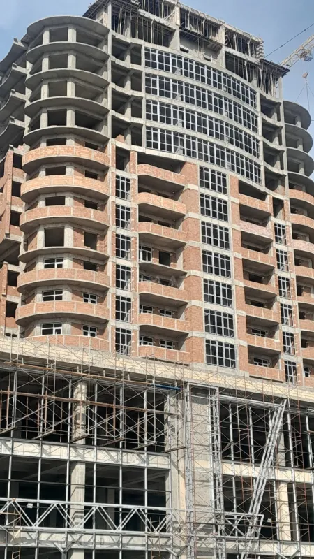 Satılır 3 otaqlı mənzil 129 m²