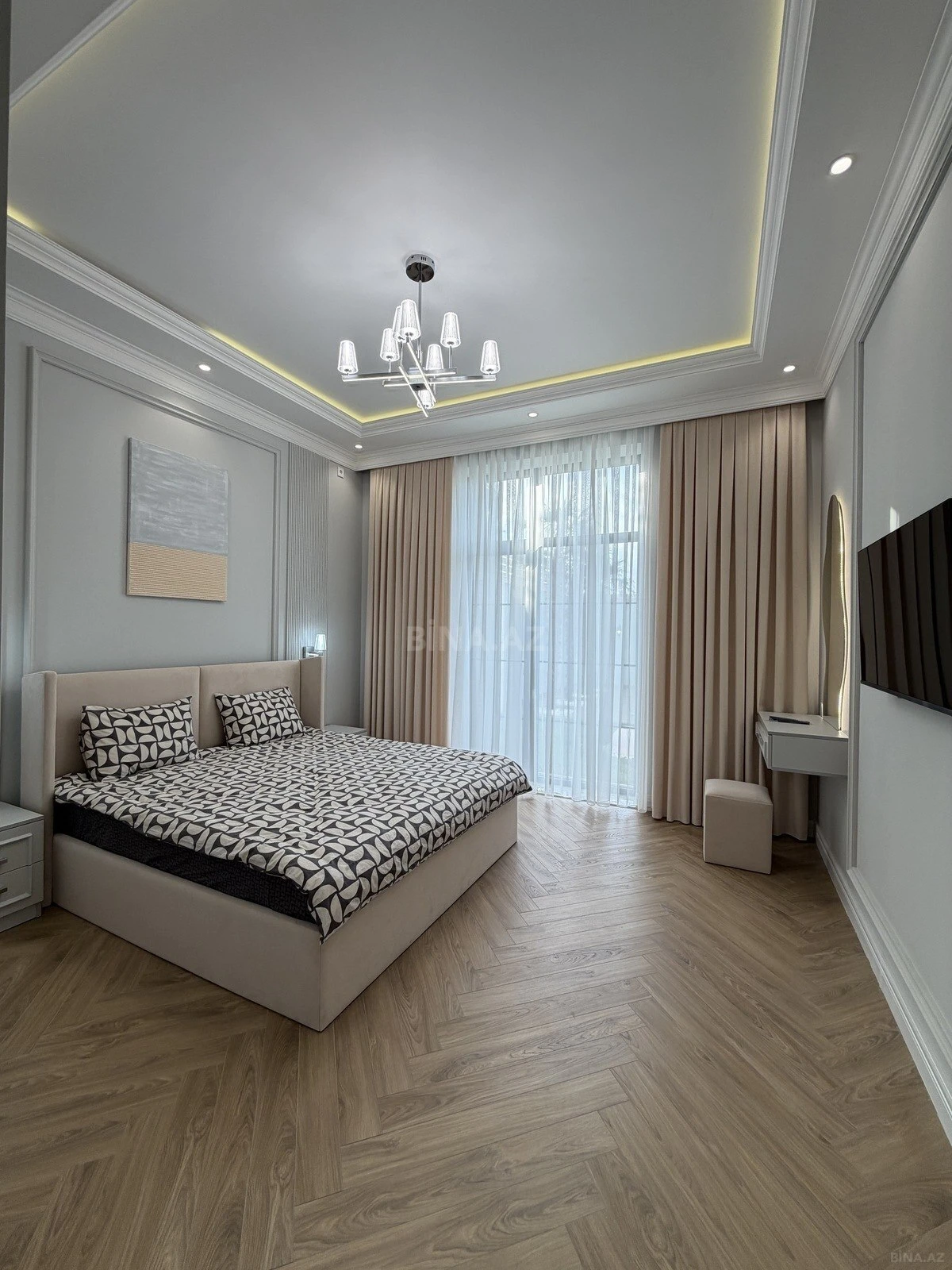 Satılır 6 otaqlı həyət evi 450 m²