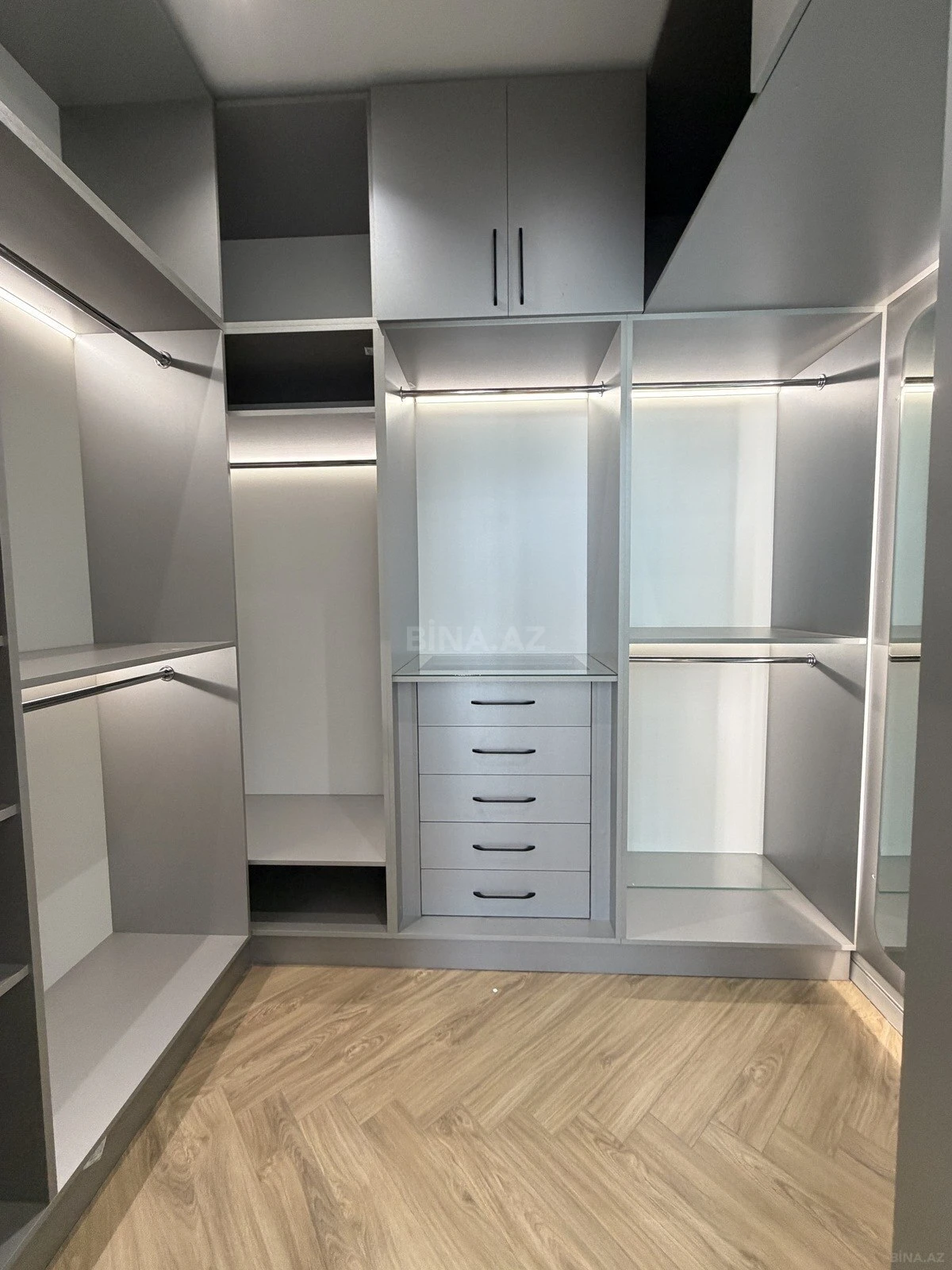 Satılır 6 otaqlı həyət evi 450 m²