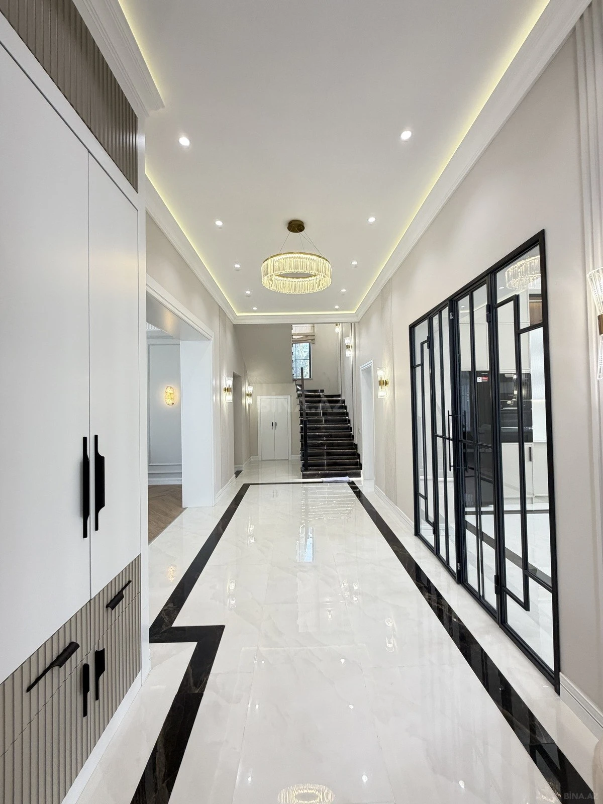 Satılır 6 otaqlı həyət evi 450 m²