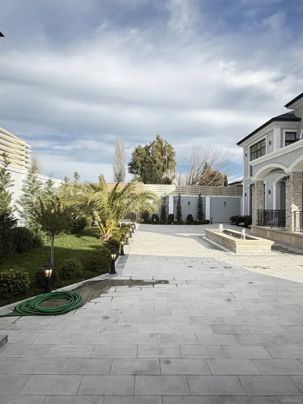 Satılır 6 otaqlı həyət evi 450 m²
