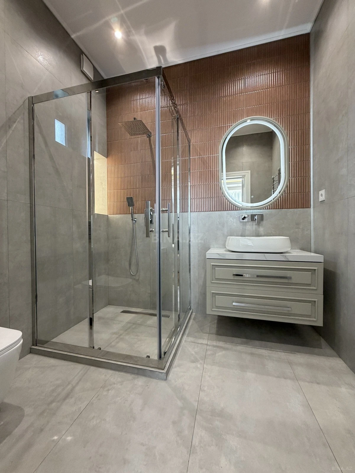 Satılır 6 otaqlı həyət evi 450 m²