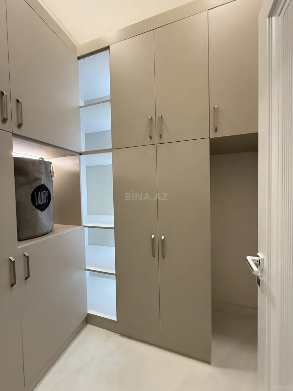 Satılır 6 otaqlı həyət evi 450 m²