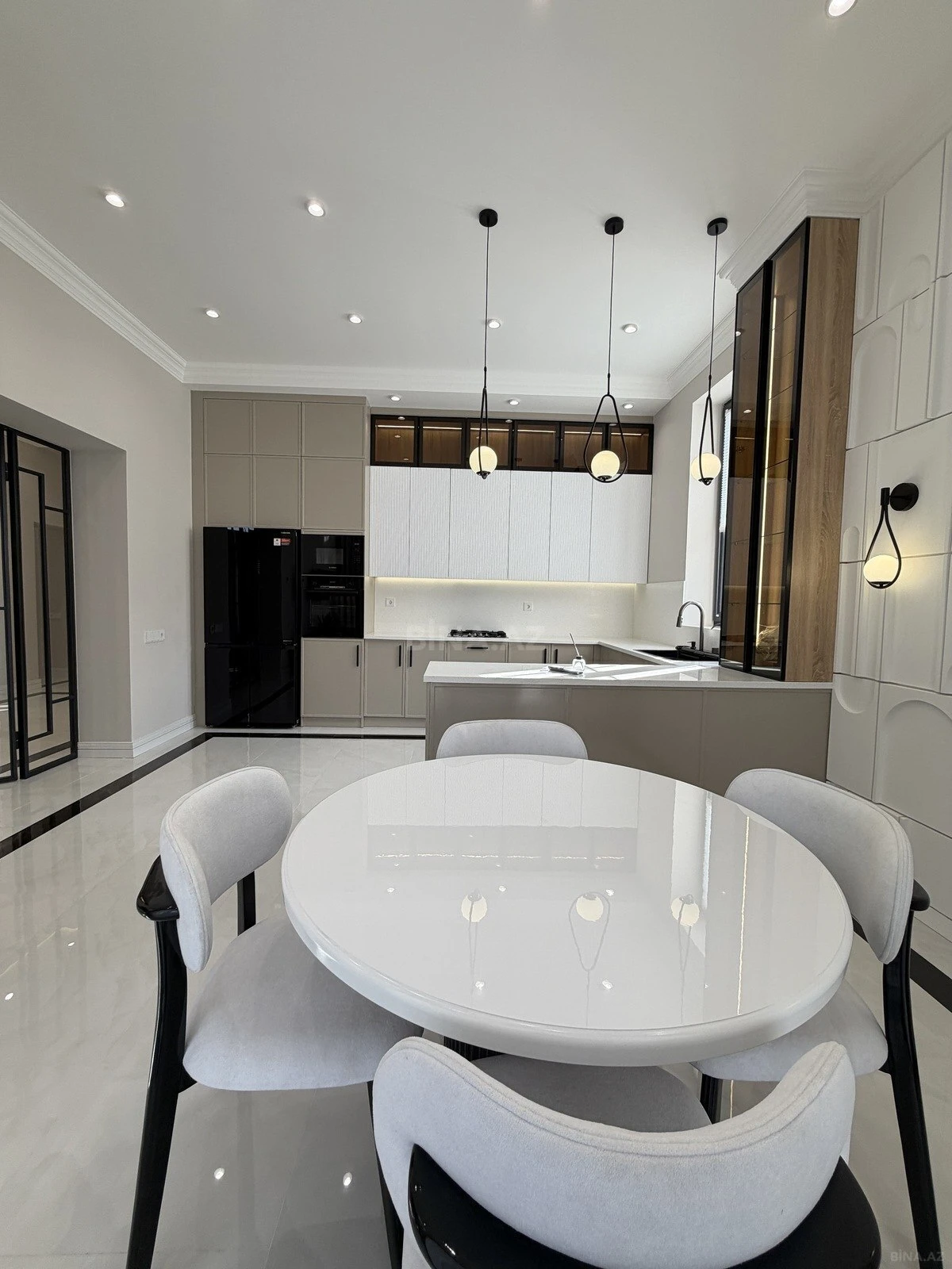 Satılır 6 otaqlı həyət evi 450 m²