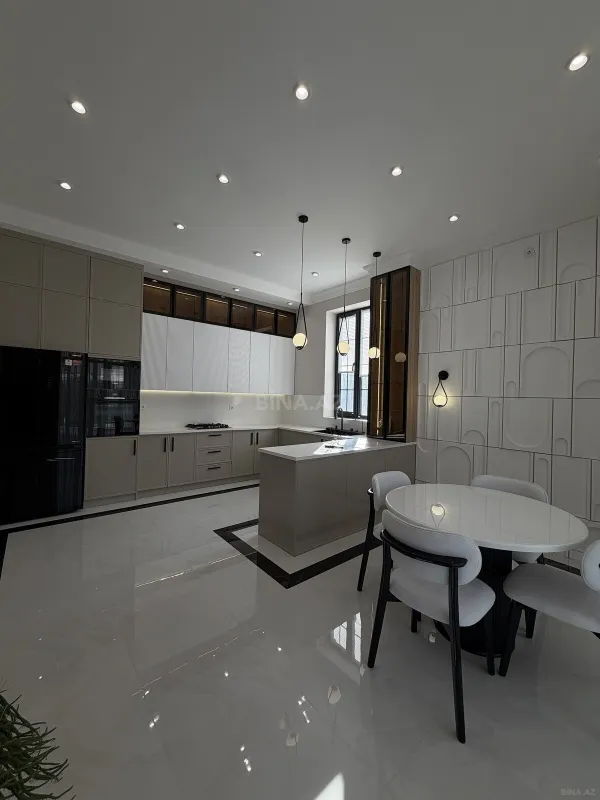 Satılır 6 otaqlı həyət evi 450 m²