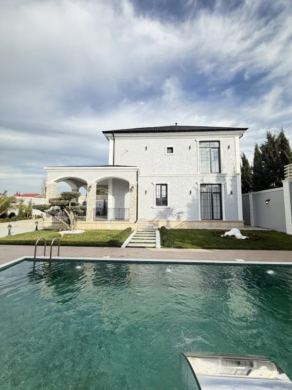 Satılır 6 otaqlı həyət evi 450 m²