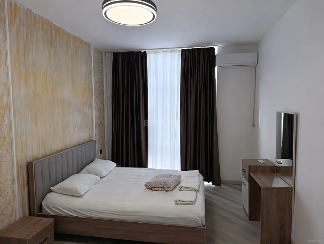 Satılır 8 otaqlı həyət evi 200 m²