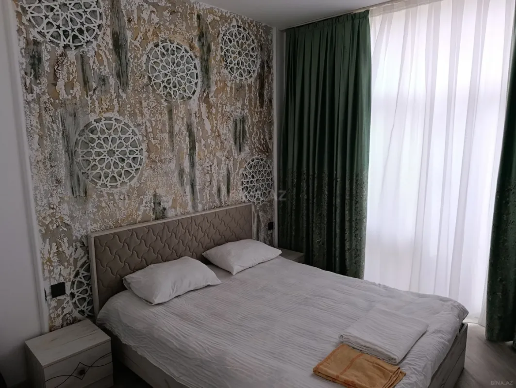 Satılır 8 otaqlı həyət evi 200 m²