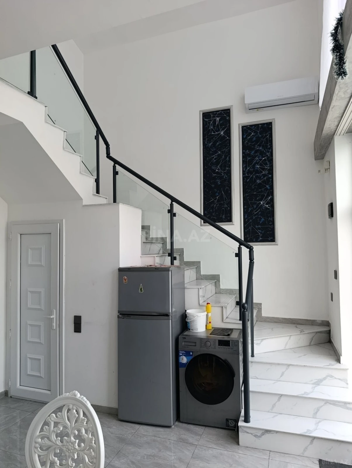 Satılır 8 otaqlı həyət evi 200 m²