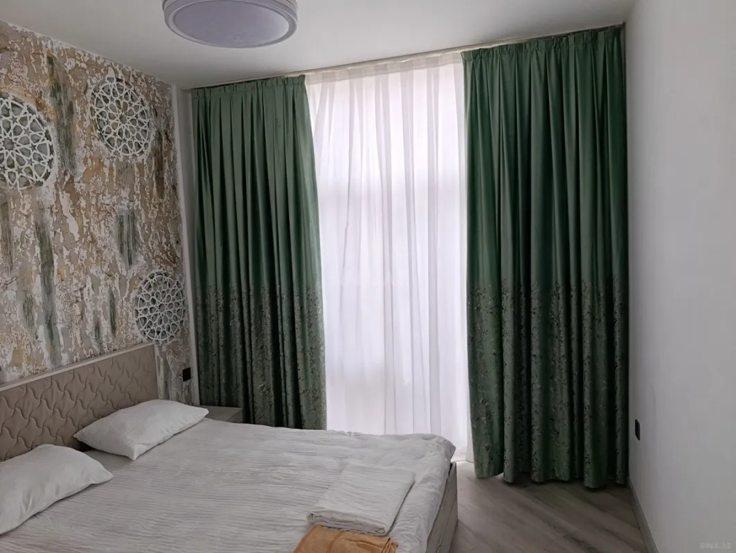 Satılır 8 otaqlı həyət evi 200 m²