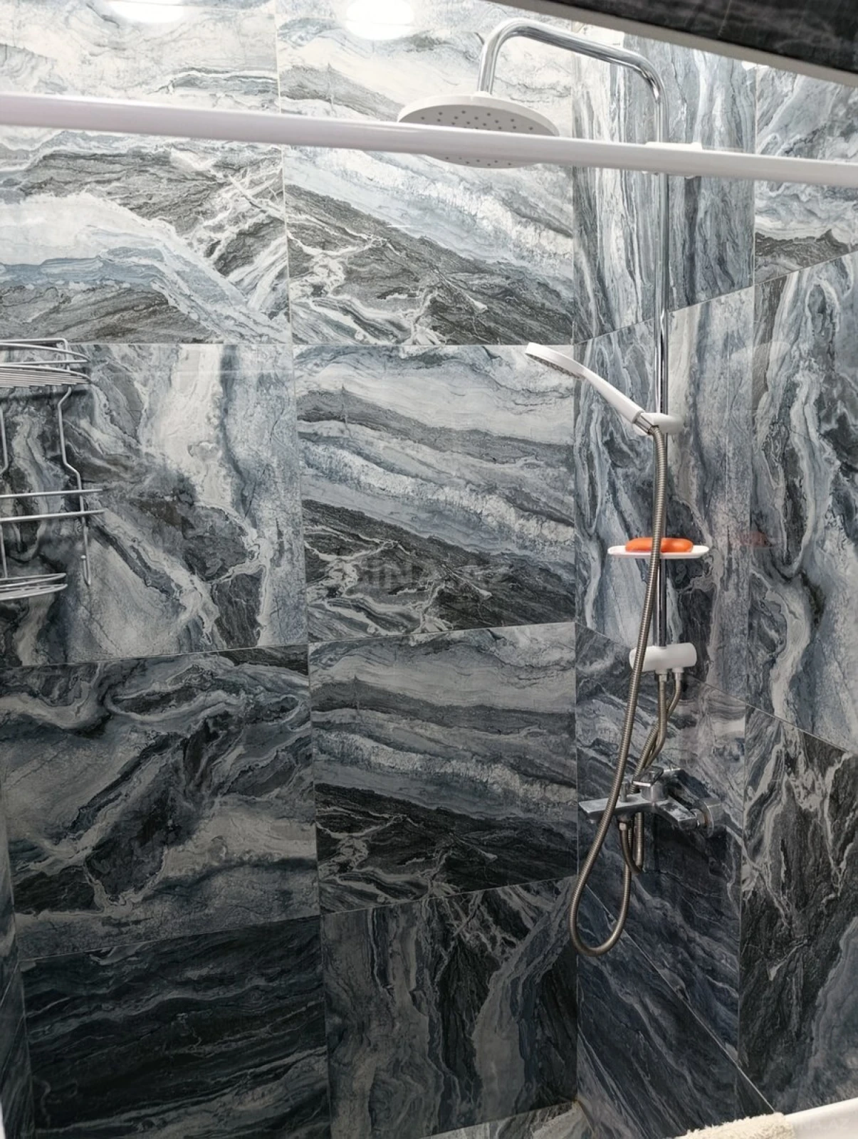 Satılır 8 otaqlı həyət evi 200 m²