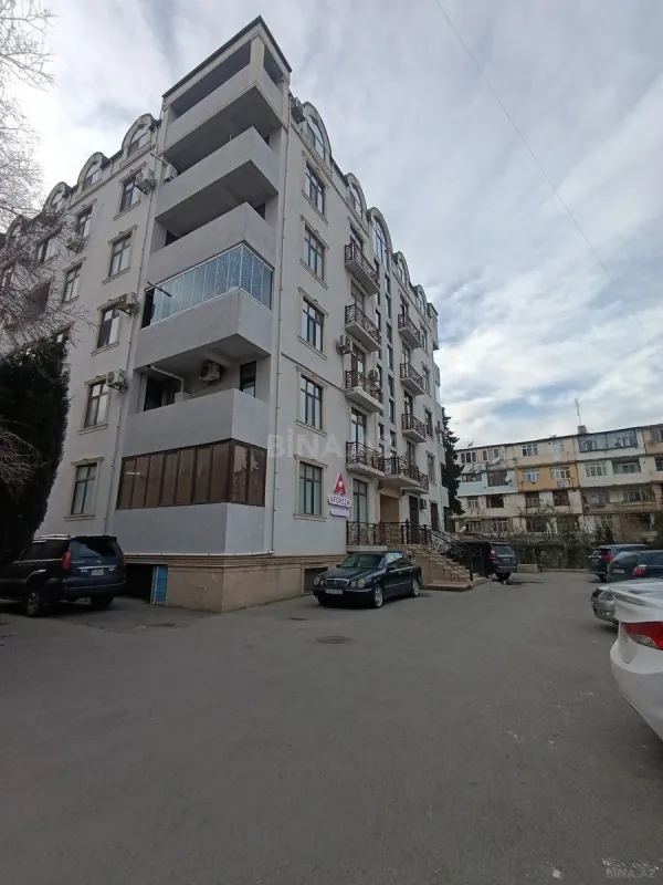 Satılır 3 otaqlı mənzil 123 m²