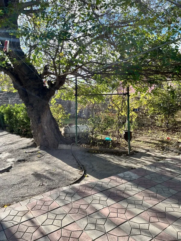 Satılır 5 otaqlı həyət evi 144 m²