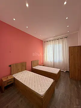 Satılır 5 otaqlı həyət evi 180 m²