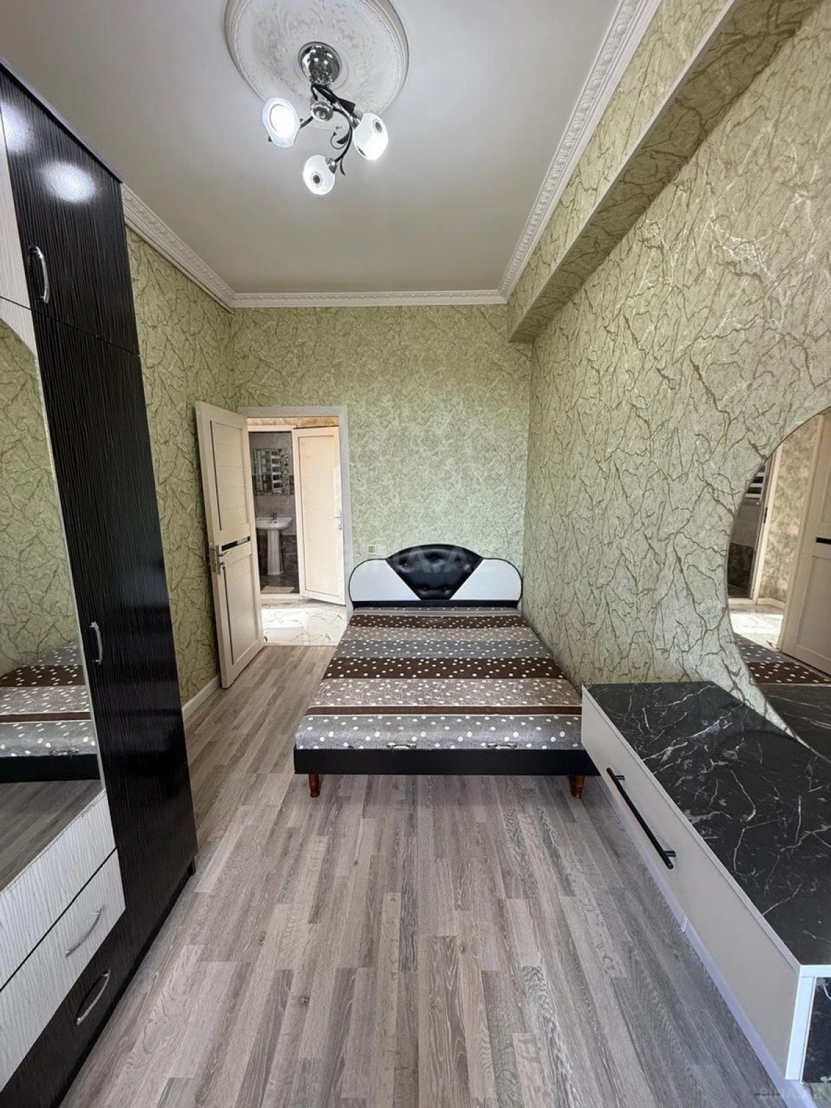 Satılır 2 otaqlı mənzil 65 m²
