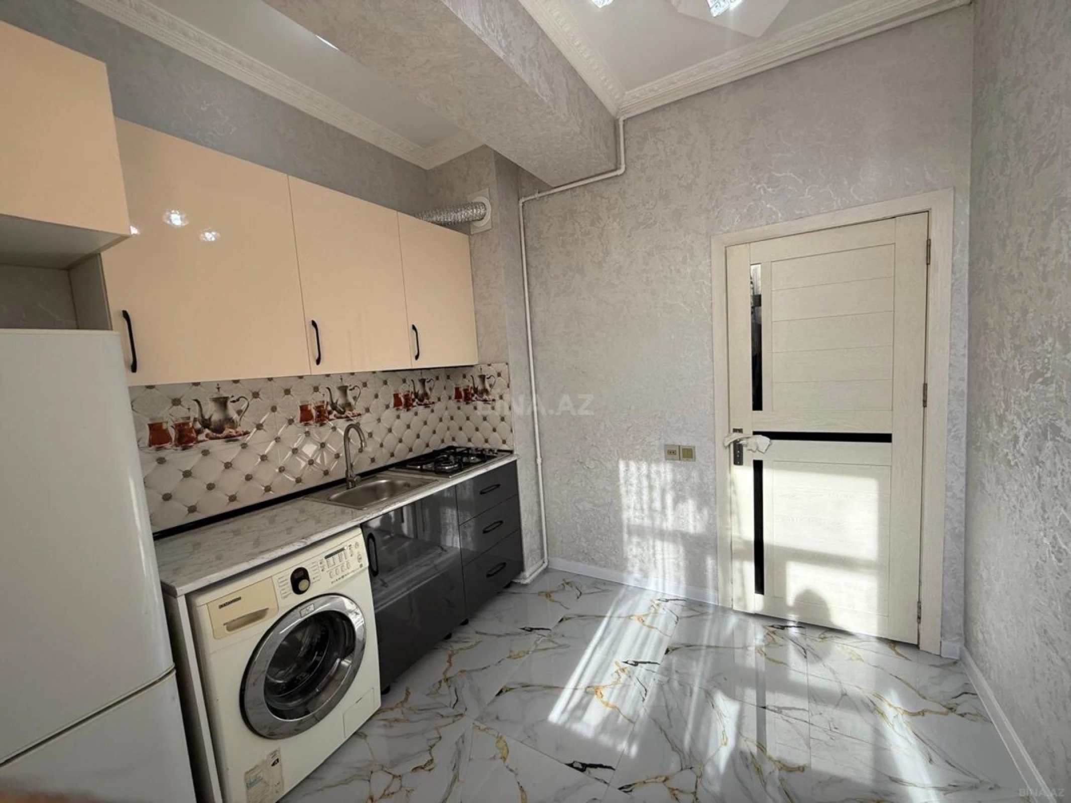 Satılır 2 otaqlı mənzil 65 m²
