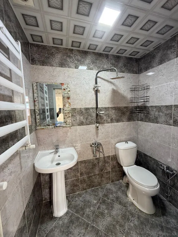 Satılır 2 otaqlı mənzil 65 m²