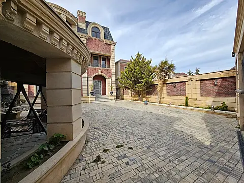 Satılır 5 otaqlı həyət evi 350 m²