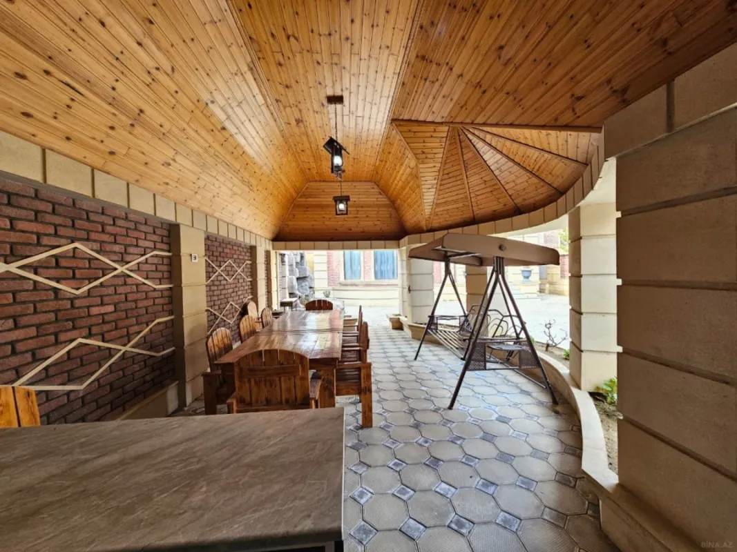 Satılır 5 otaqlı həyət evi 350 m²