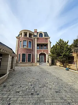 Satılır 5 otaqlı həyət evi 350 m²