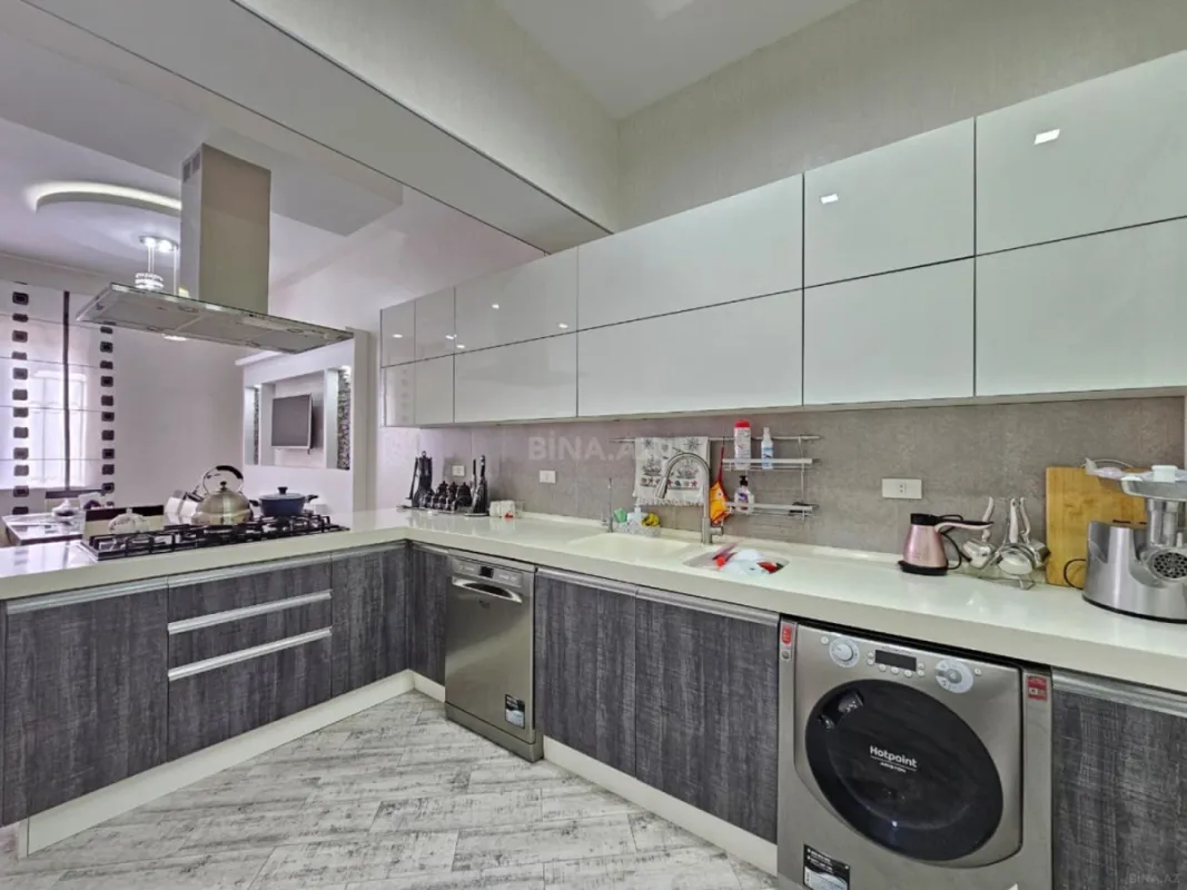 Satılır 5 otaqlı həyət evi 350 m²