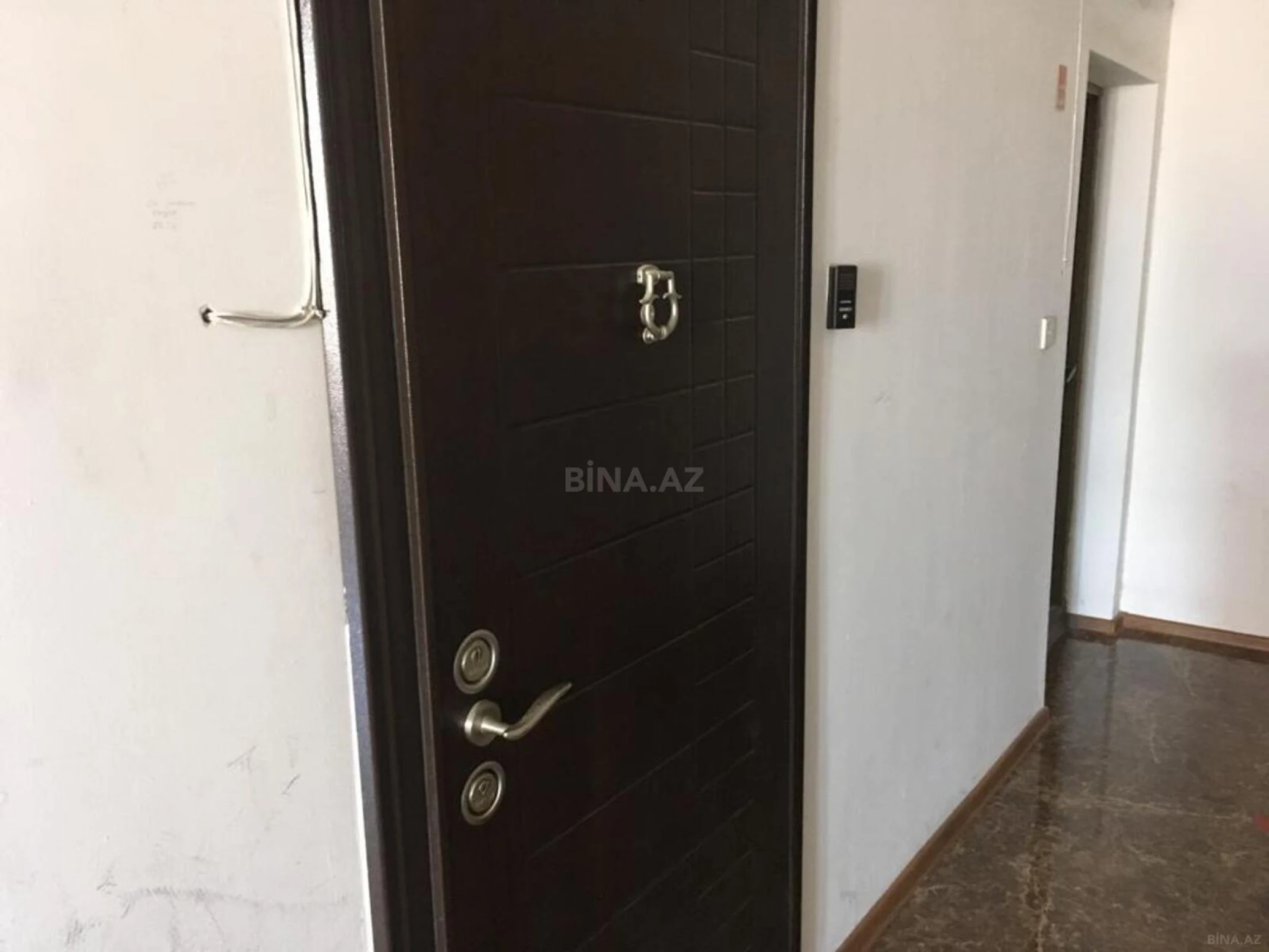 Satılır 3 otaqlı mənzil 125 m²